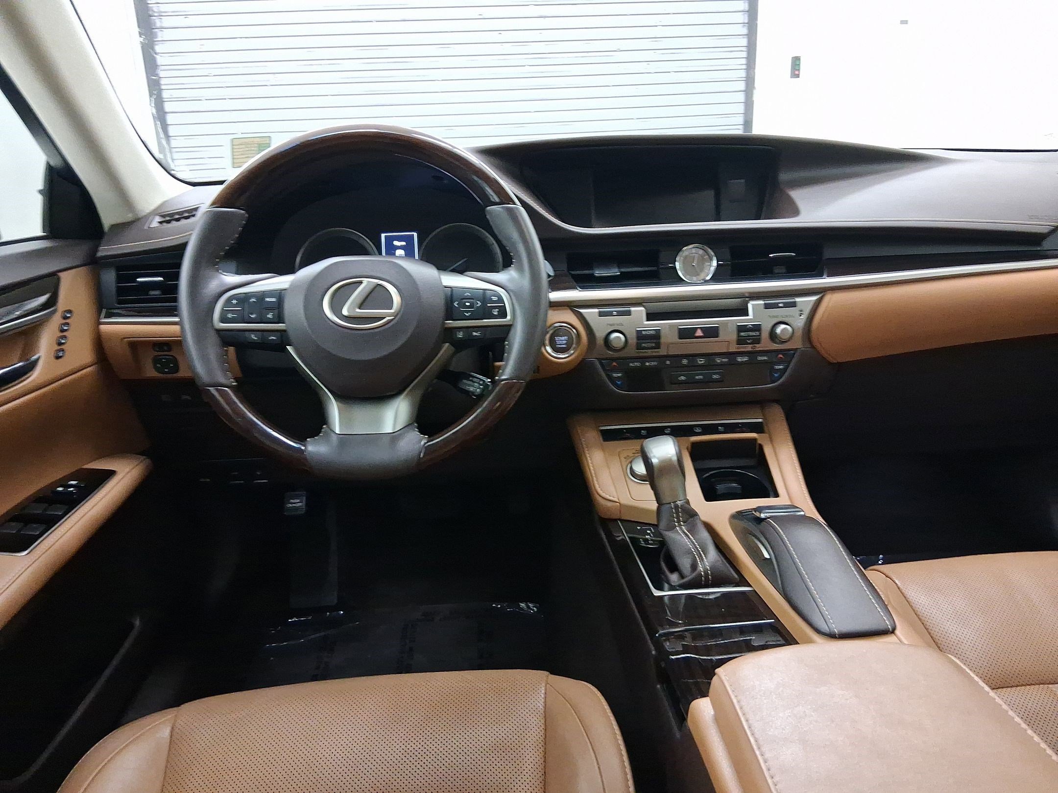 2018 Lexus ES 350 photo 3