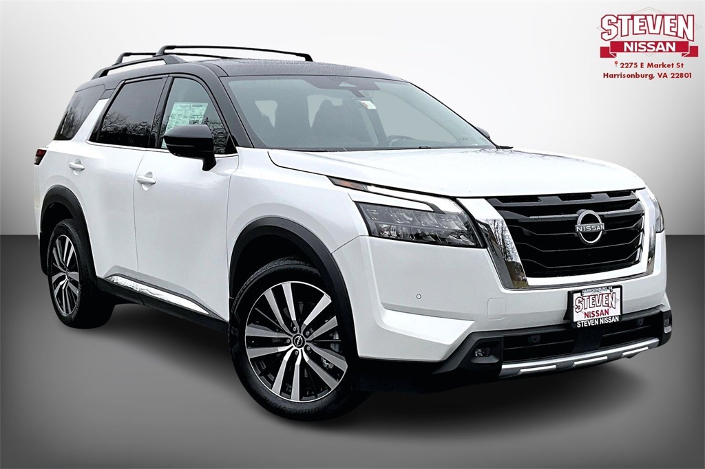 2025 Nissan Pathfinder Platinum's photo