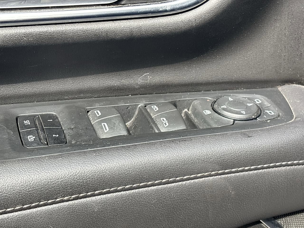 2021 Chevrolet Suburban LT photo 16