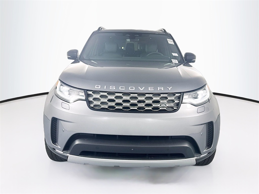 2025 Land Rover Discovery S photo 2