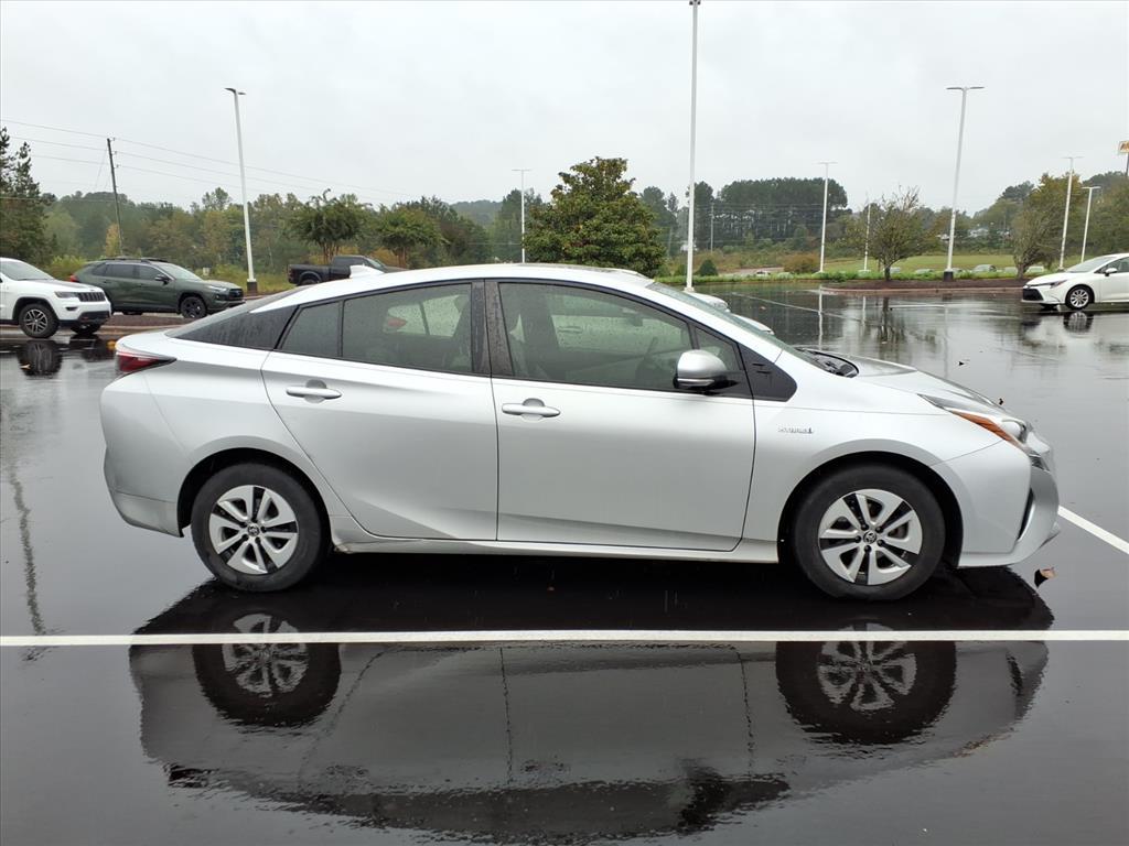 2016 Toyota Prius Two Eco Three Four Touring photo 6