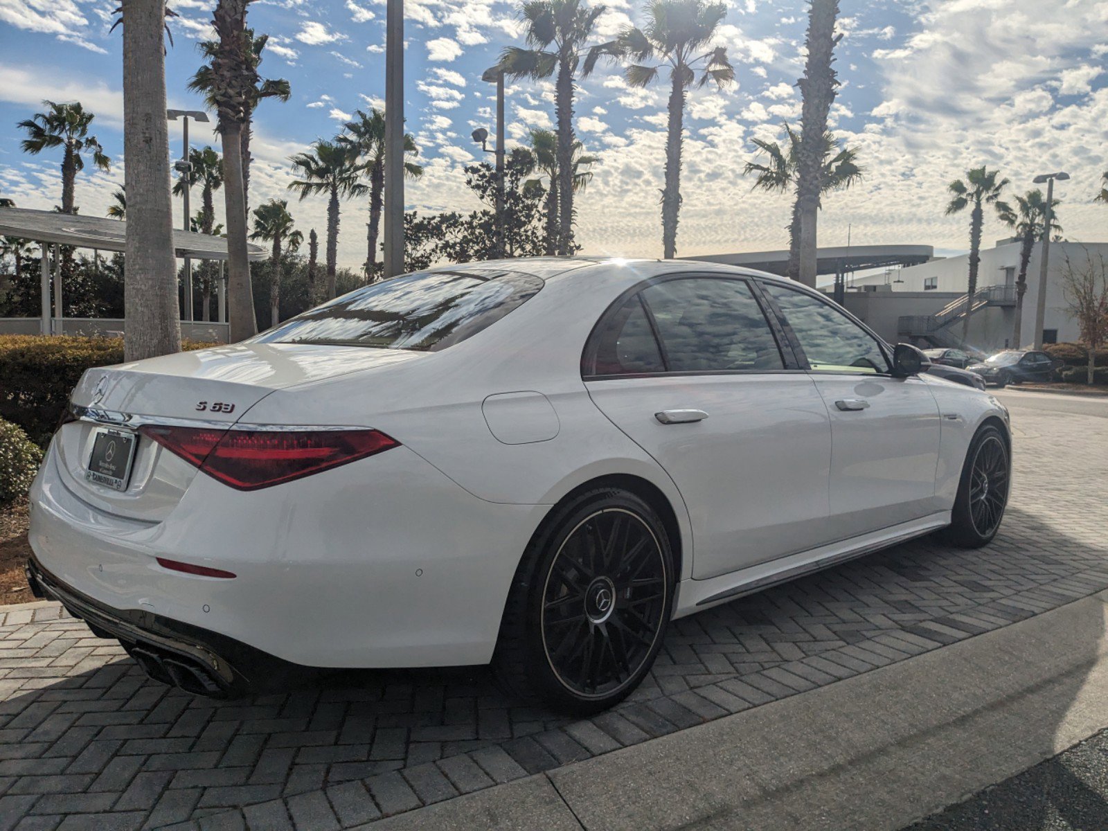 2024 Mercedes Benz S AMG 63 e 4MATIC photo 7