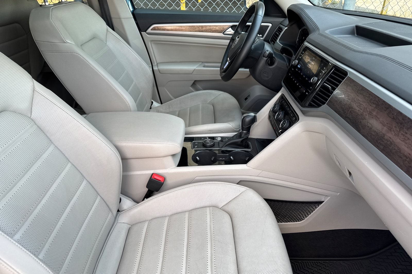 2019 Volkswagen Atlas V6 SEL Premium photo 17