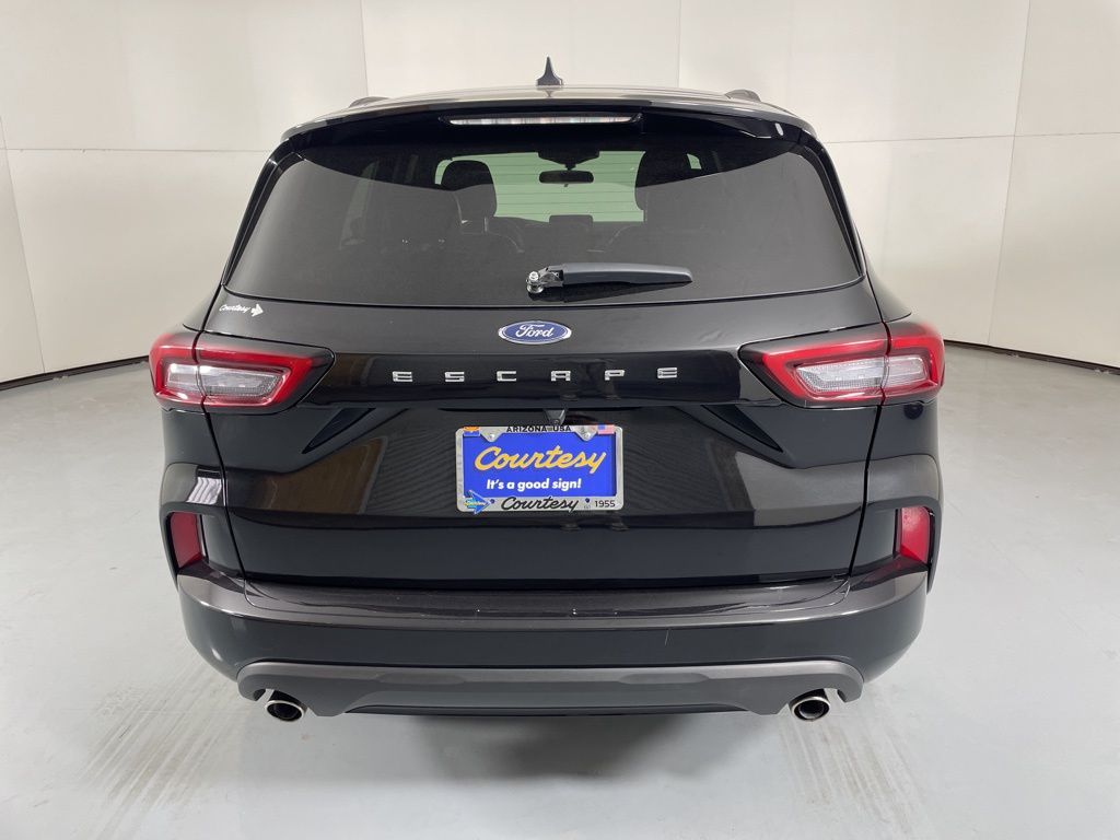 2024 Ford Escape ST-Line photo 8