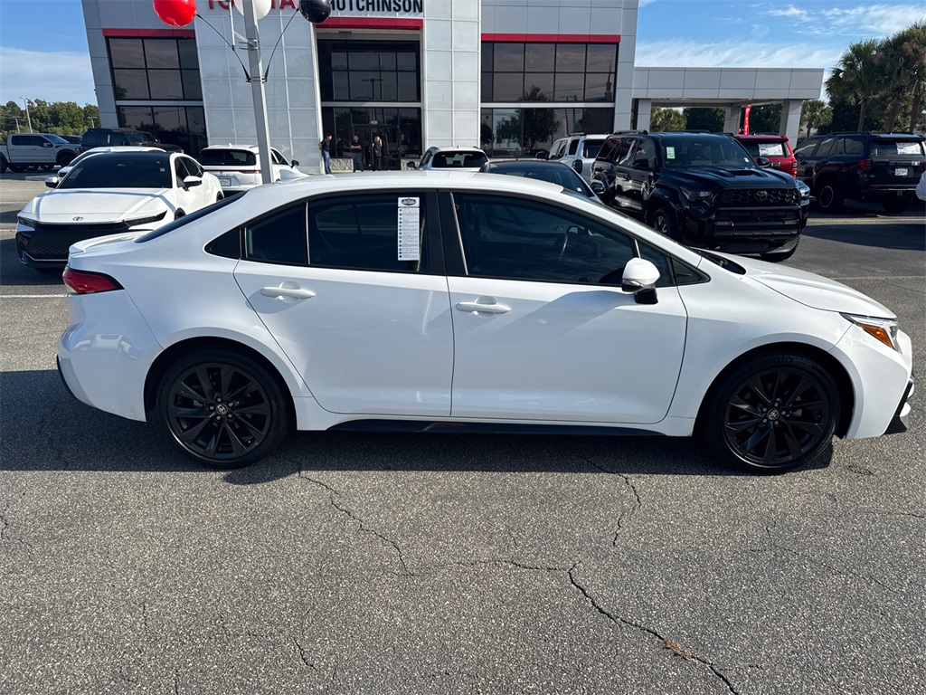 2023 Toyota Corolla SE photo 2
