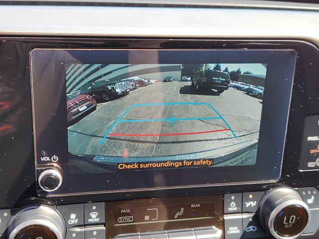 2024 Toyota Highlander XLE photo 14