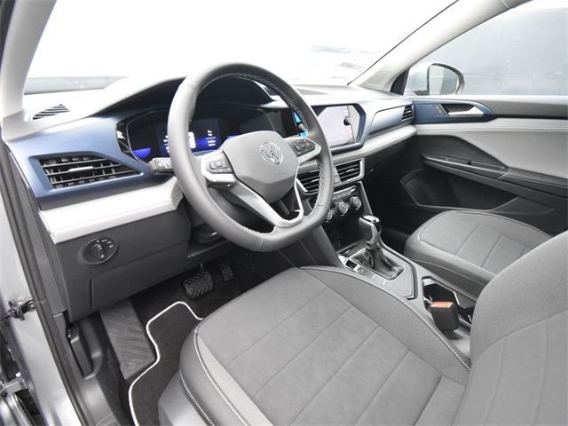 2024 Volkswagen Taos SE photo 4