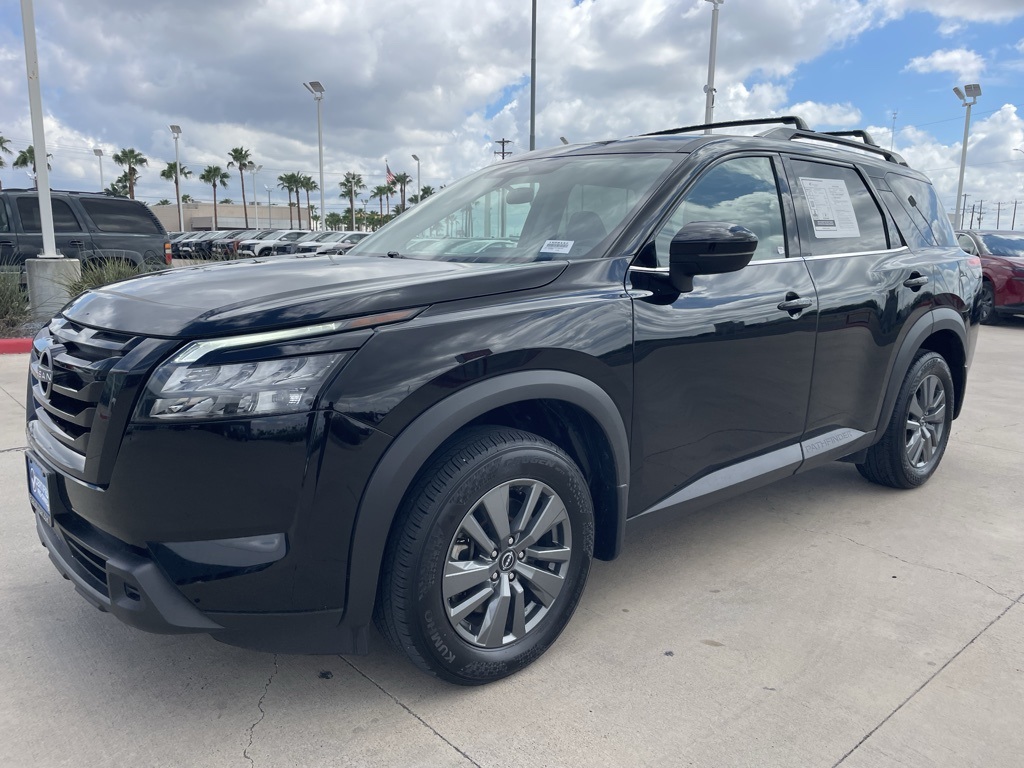 2024 Nissan Pathfinder SV photo 4