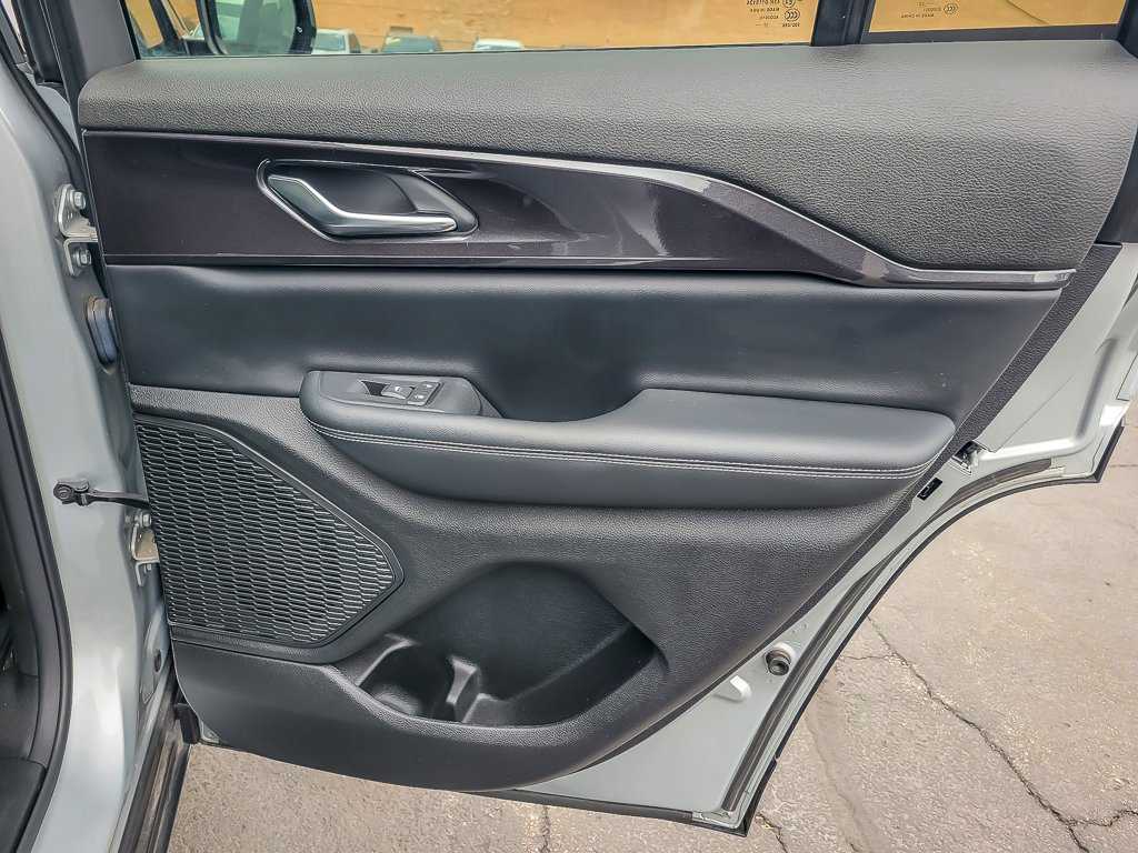 2023 JEEP GRAND CHEROKEE - Image 20