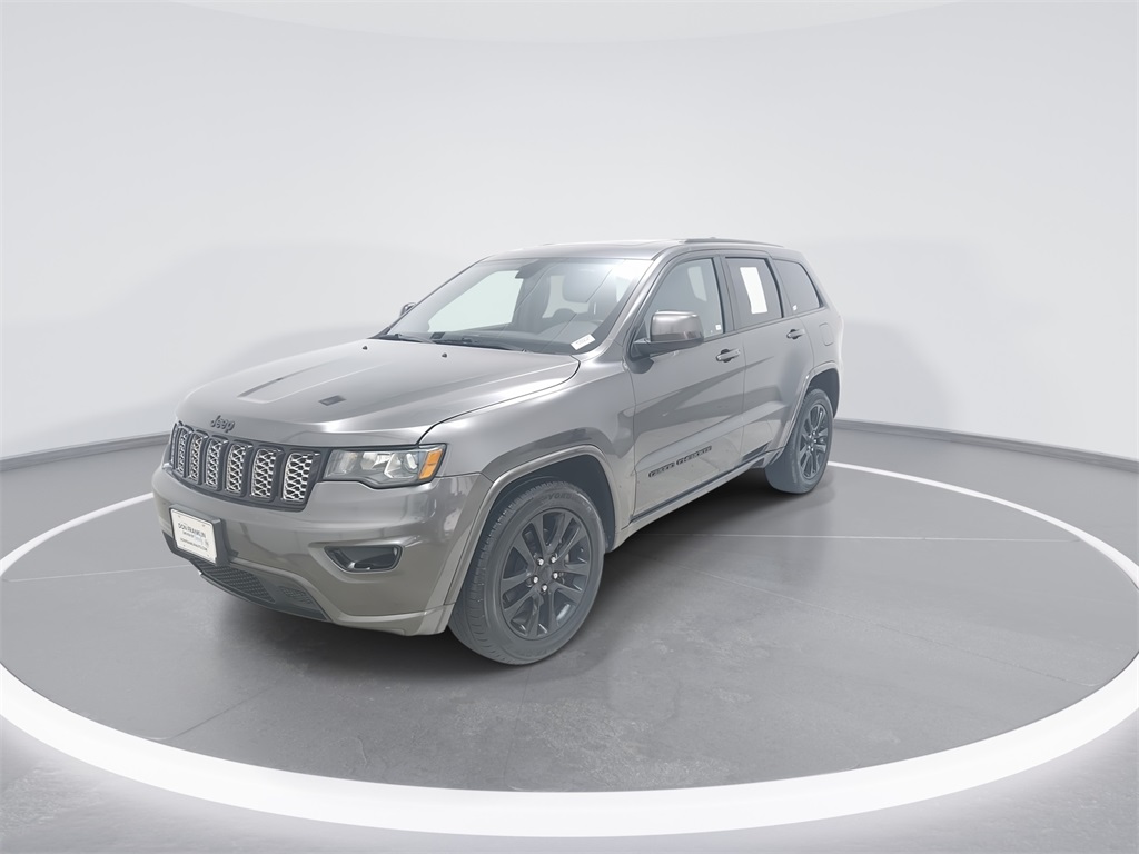2021 Jeep Grand Cherokee Laredo X photo 3