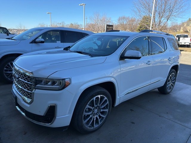 2021 GMC Acadia Denali's photo