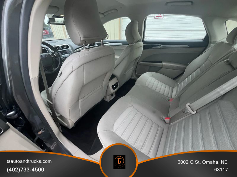 2018 Ford Fusion SE Hybrid photo 12