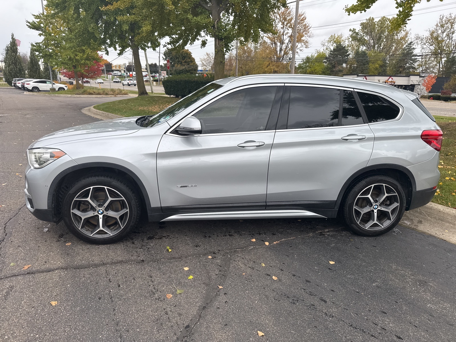 2017 Bmw X1 sDrive28i photo 2
