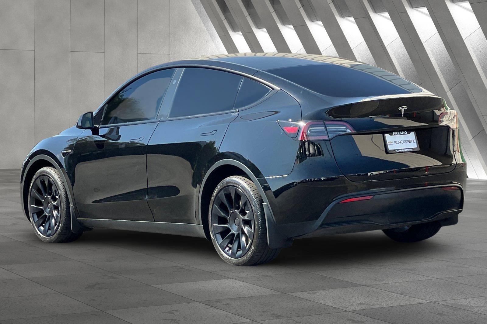 2024 Tesla Model Y photo 5