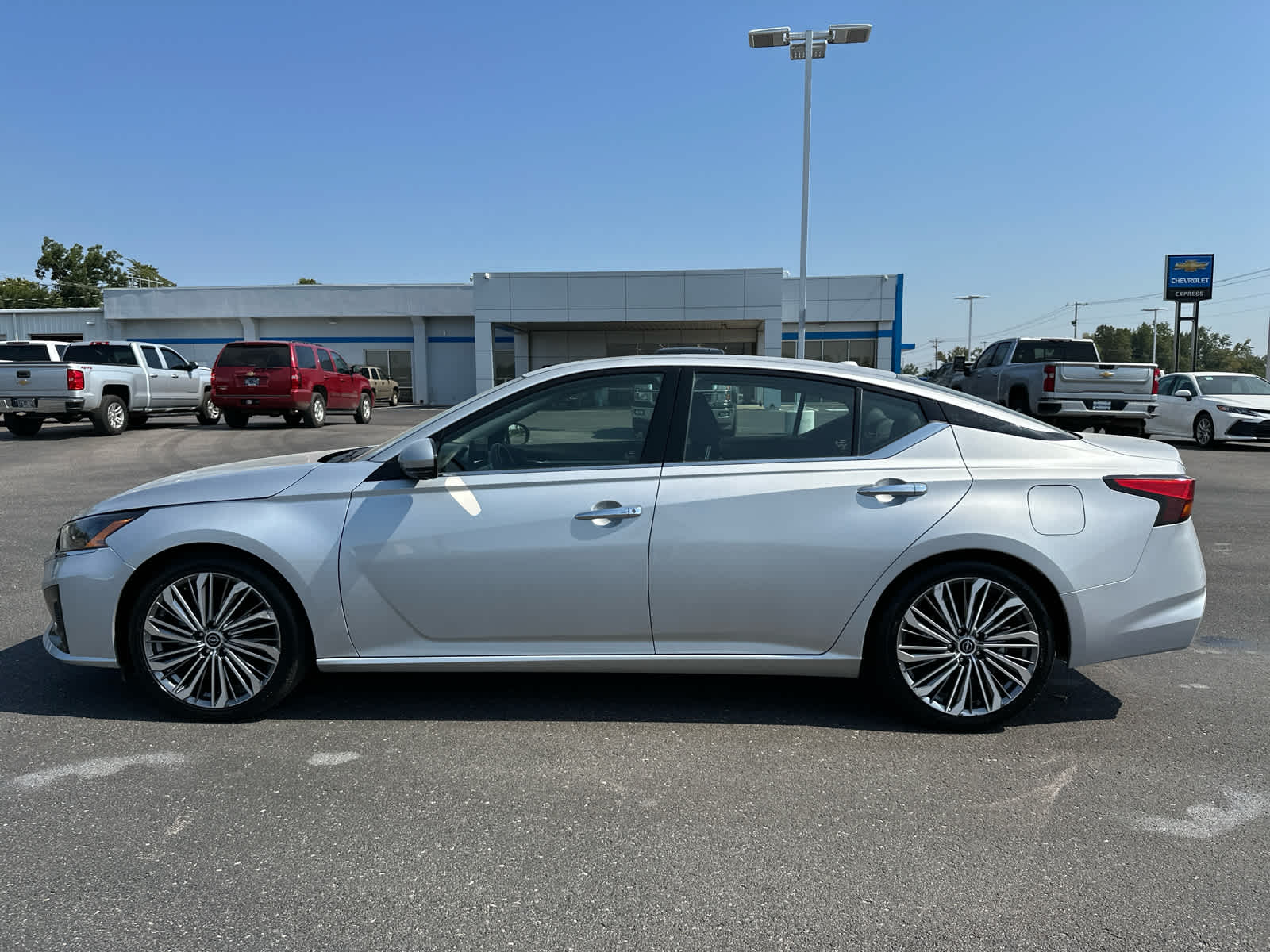 2023 Nissan Altima 2.5 SL photo 6