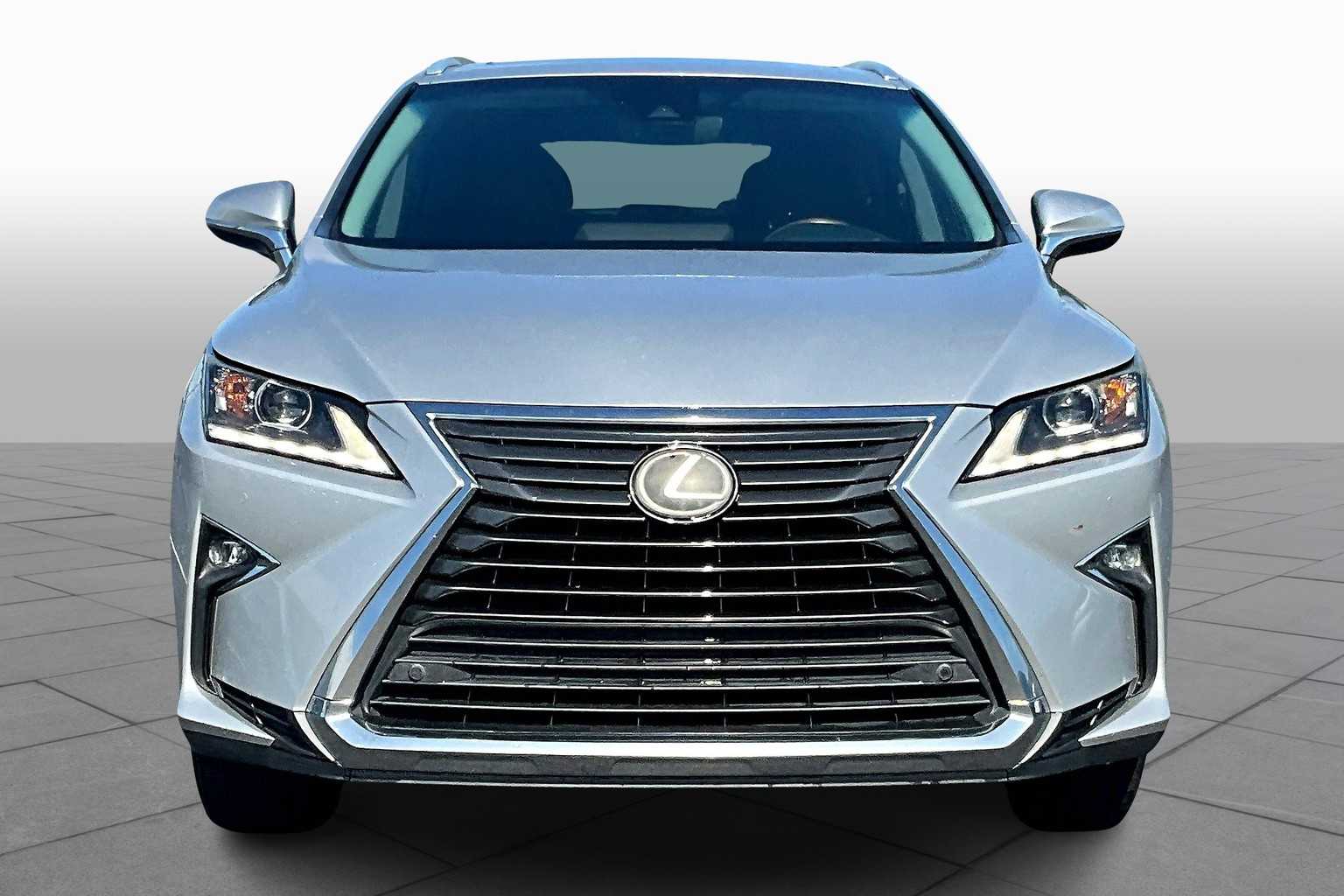 2017 Lexus RX photo 3