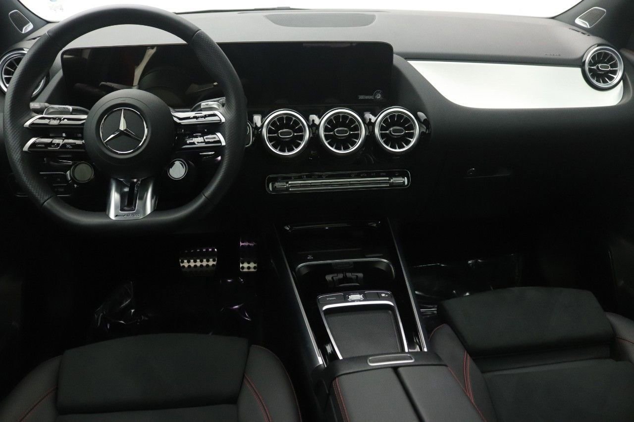 2025 Mercedes Benz GLA AMG 35 4MATIC photo 4