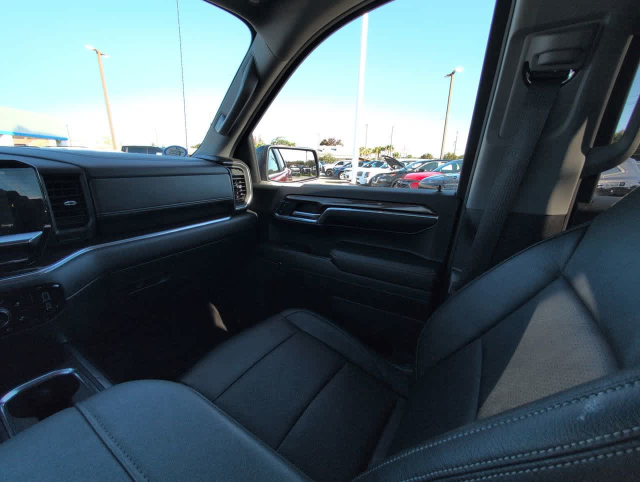 2024 Chevrolet Silverado 1500 RST photo 3