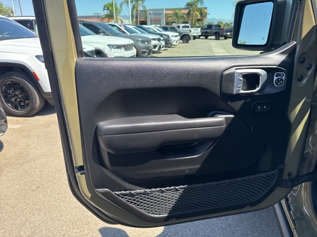 2025 Jeep Wrangler Willys photo 9