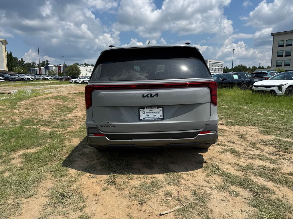 2026 Kia Carnival SX photo 4