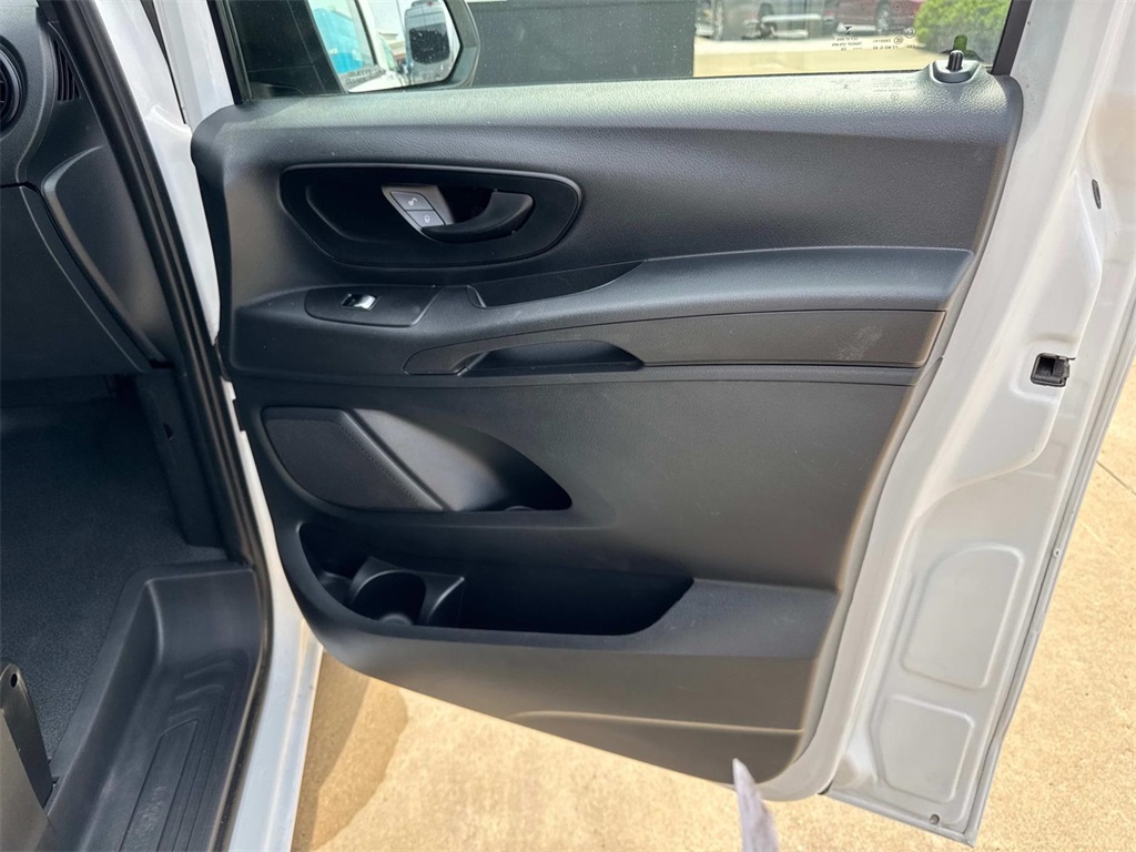 2020 Mercedes Benz Metris Cargo Van photo 8