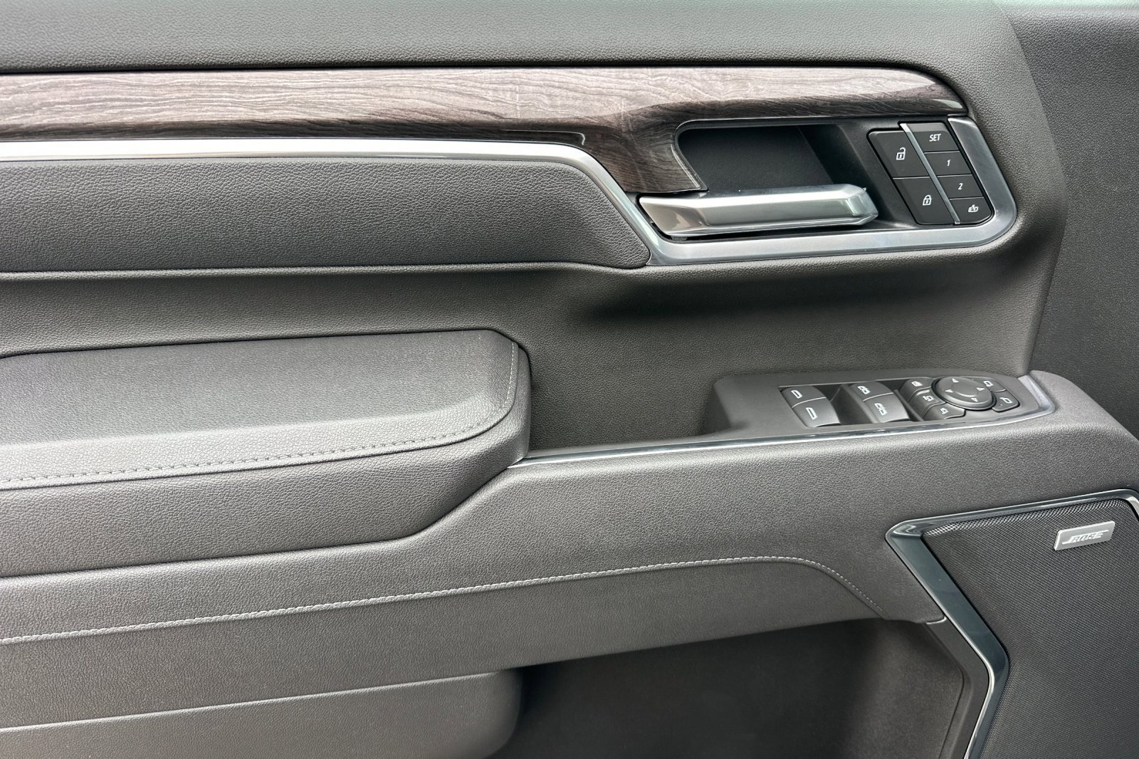 2025 Chevrolet Silverado LTZ photo 11