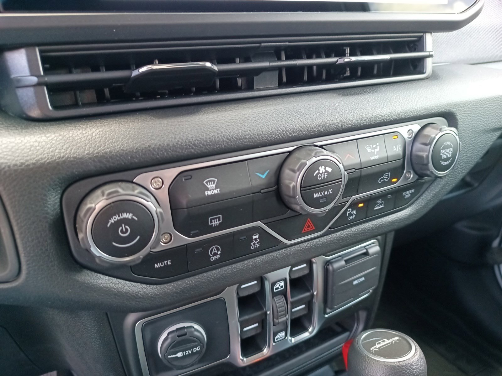 2025 Jeep Gladiator Sport S photo 12