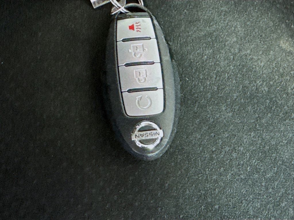 2016 Nissan Murano SV photo 36
