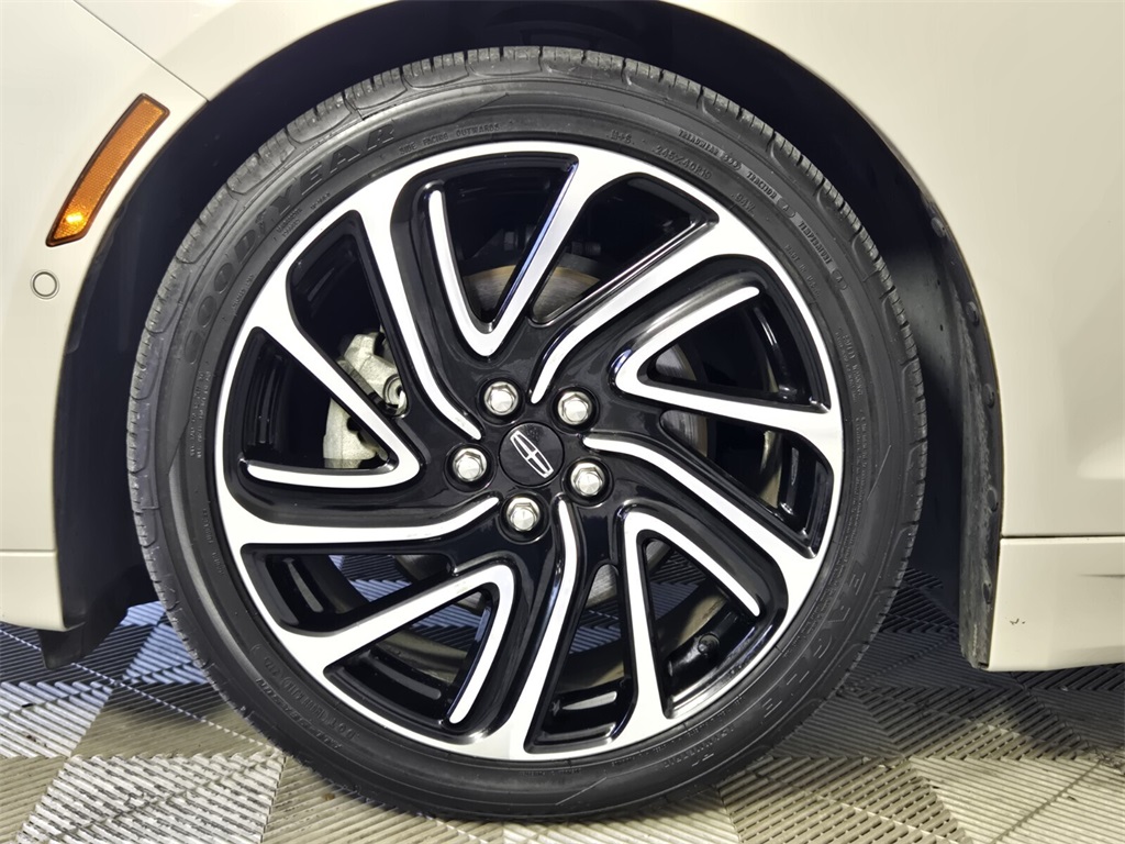 2020 Lincoln MKZ Reserve photo 3