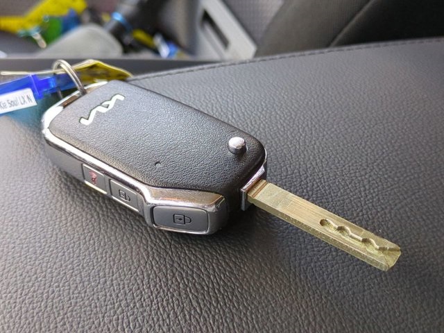 2023 Kia Soul LX photo 22