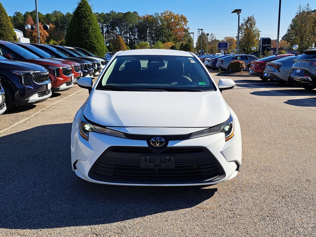 2023 Toyota Corolla LE photo 3