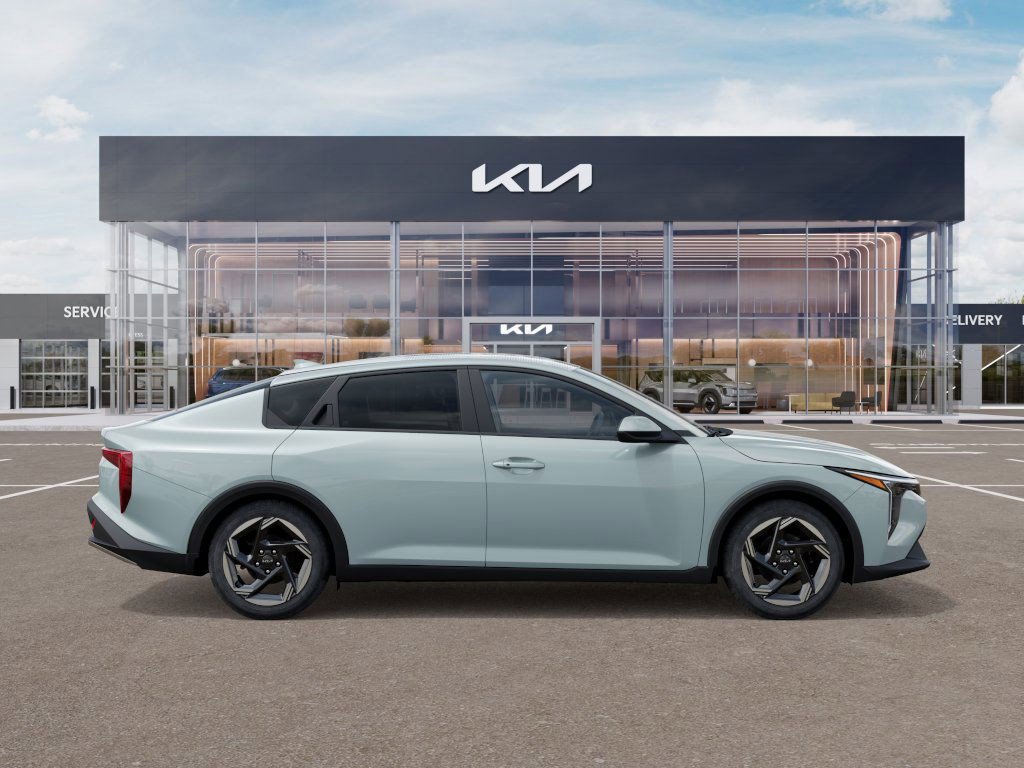2025 Kia K4 EX photo 7
