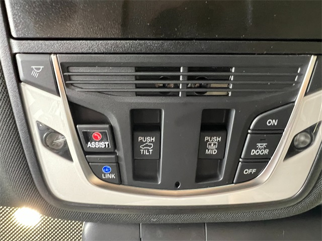 2025 Acura RDX Base photo 14