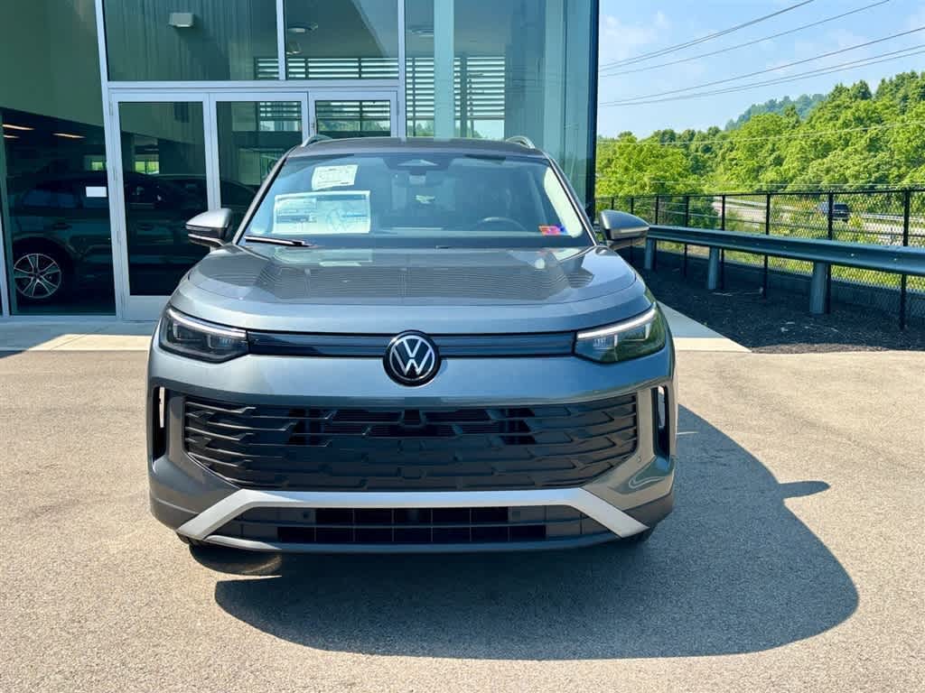 2025 Volkswagen Tiguan S photo 3