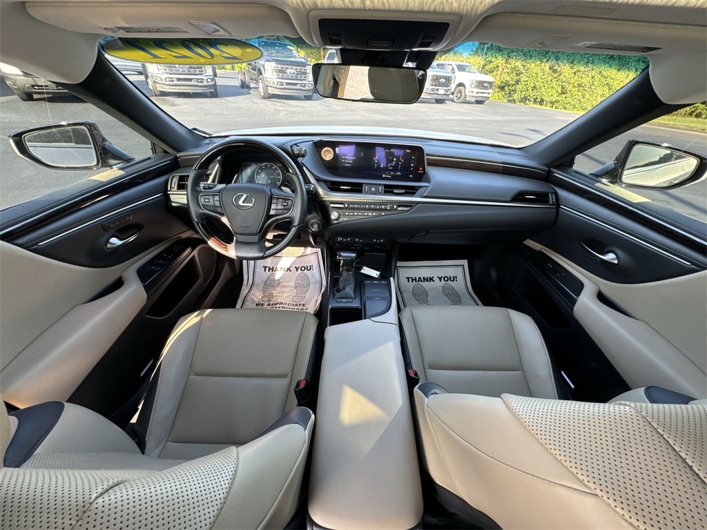 2021 Lexus ES 350 photo 21