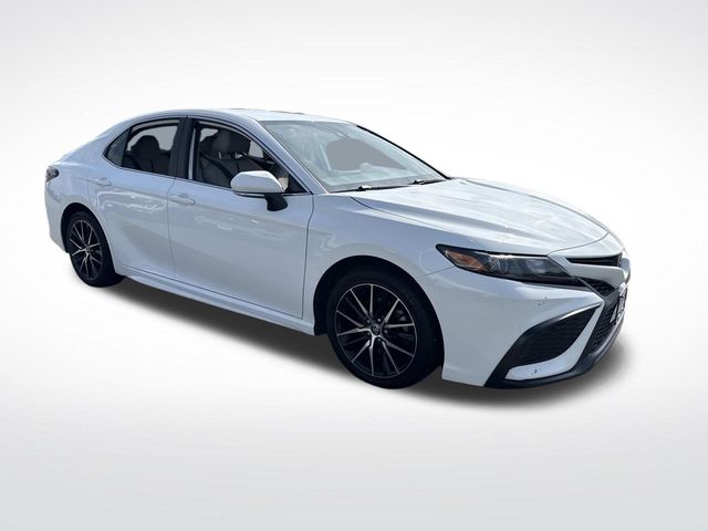 2024 Toyota Camry SE photo 8