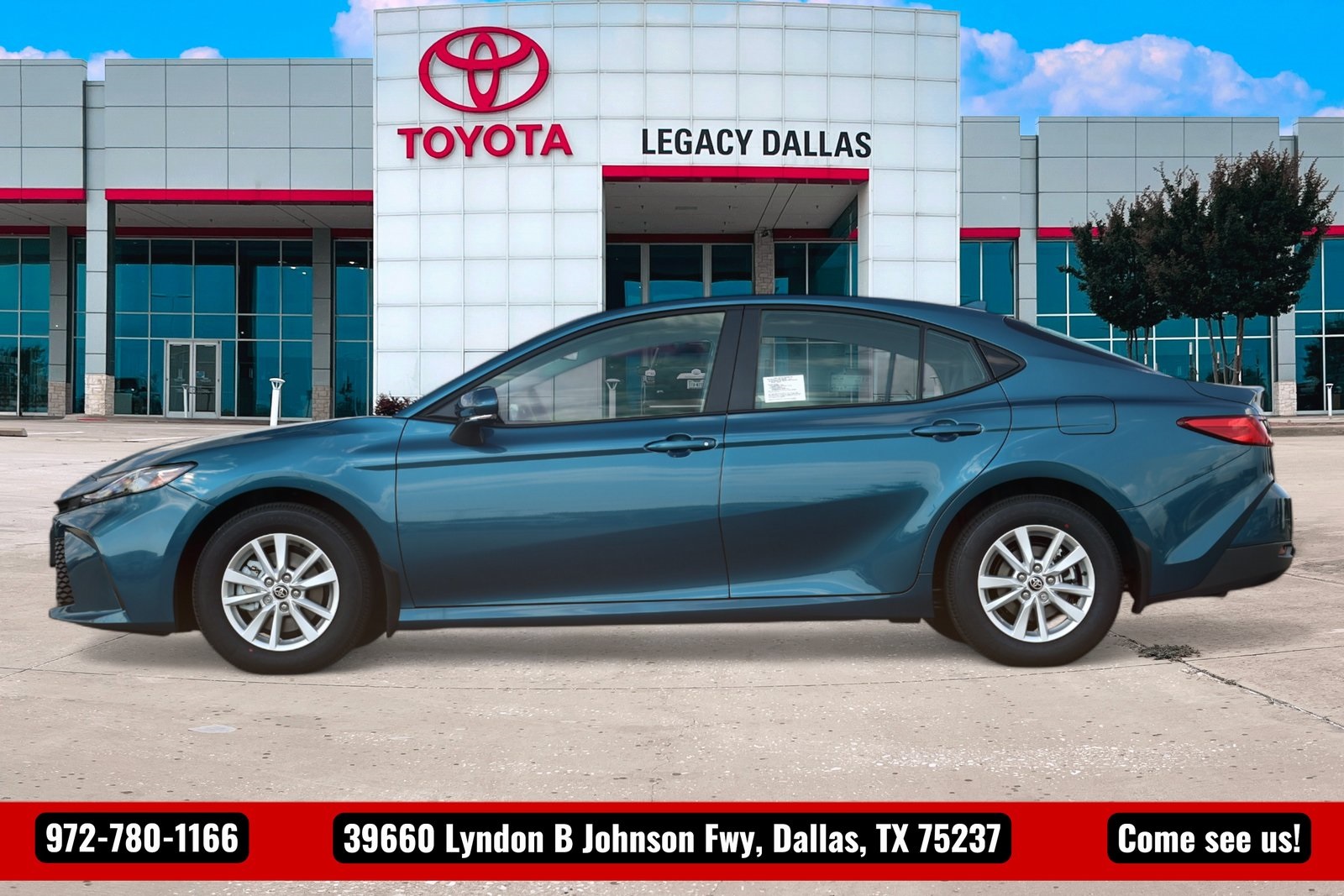 2026 Toyota Camry LE photo 4