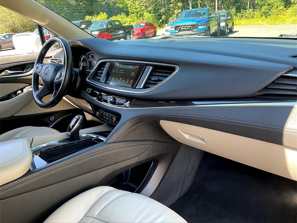 2018 Buick Enclave Essence photo 13