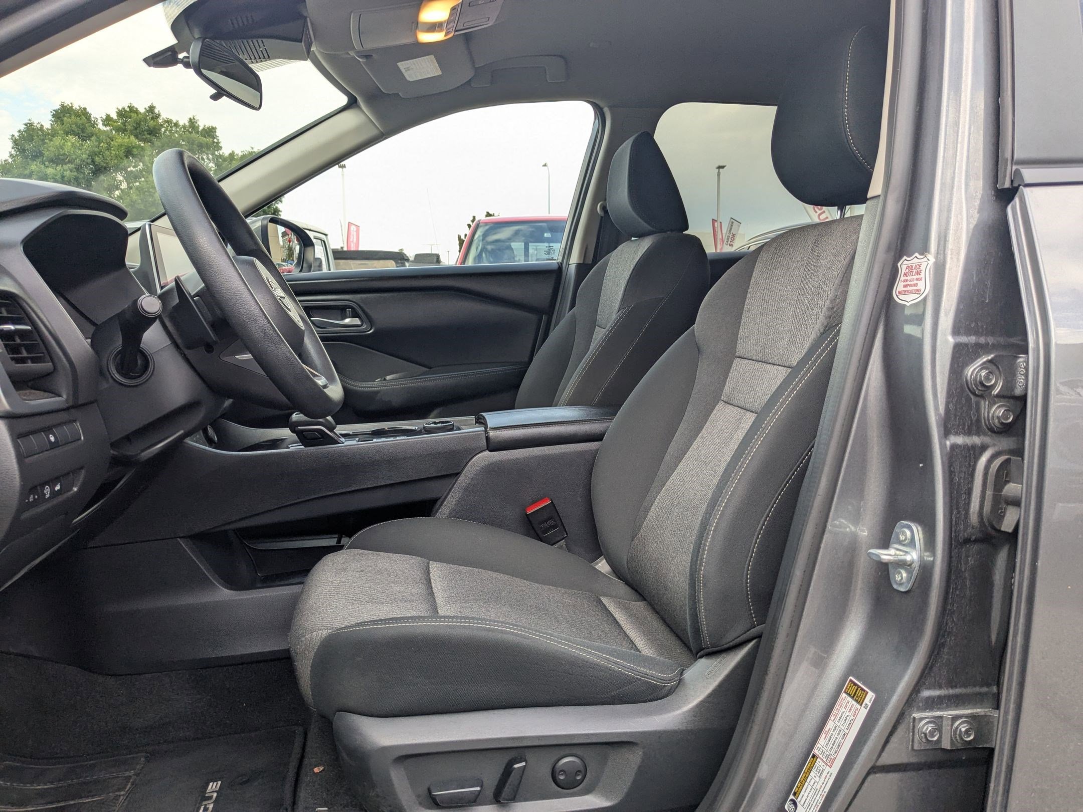 2024 Nissan Rogue SV photo 18