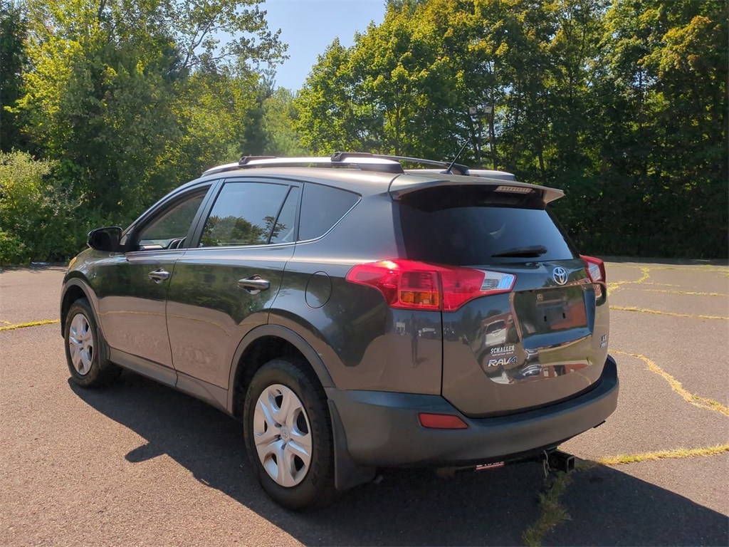 2014 Toyota RAV4 LE photo 6