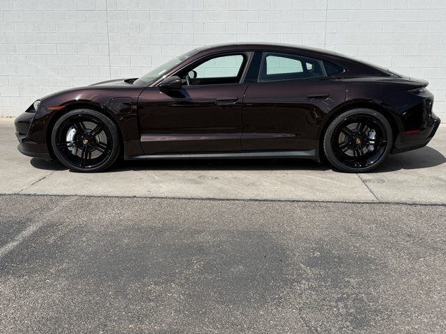 2023 Porsche Taycan Base photo 2