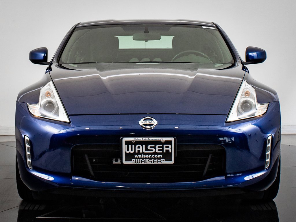 2017 Nissan 370Z Sport photo 2
