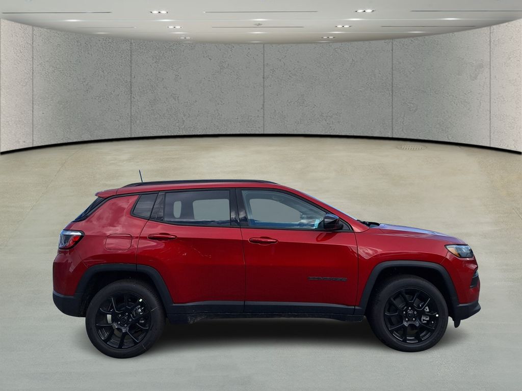 2026 Jeep Compass Latitude photo 4