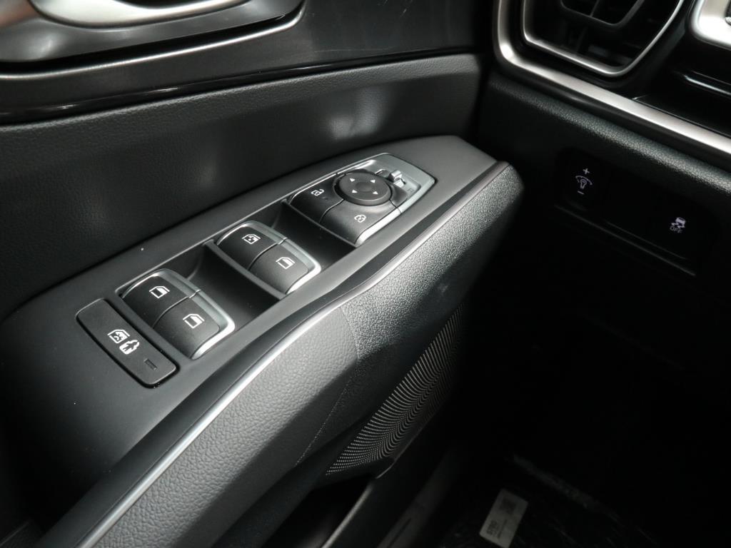 2025 Kia Sorento LX photo 10