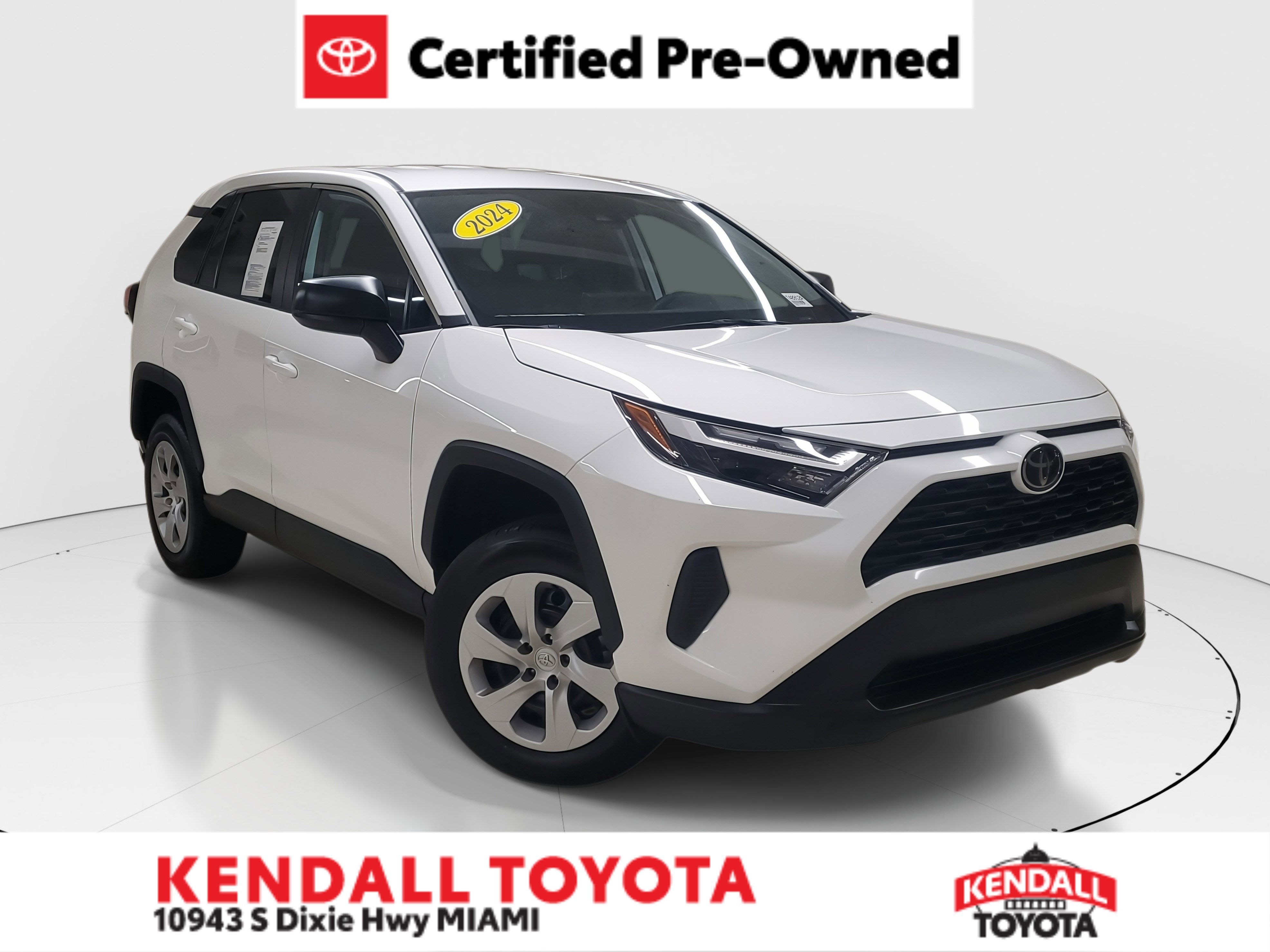 2024 Toyota RAV4 LE's photo