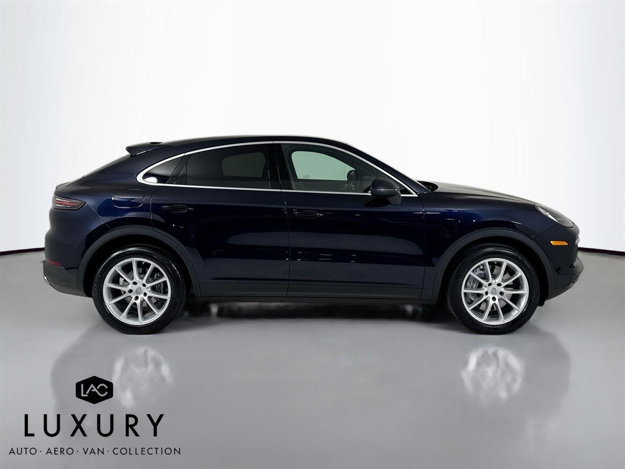 2022 Porsche Cayenne Coupe photo 2