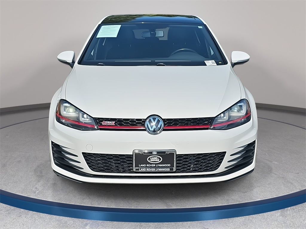2016 Volkswagen Golf GTI photo 2