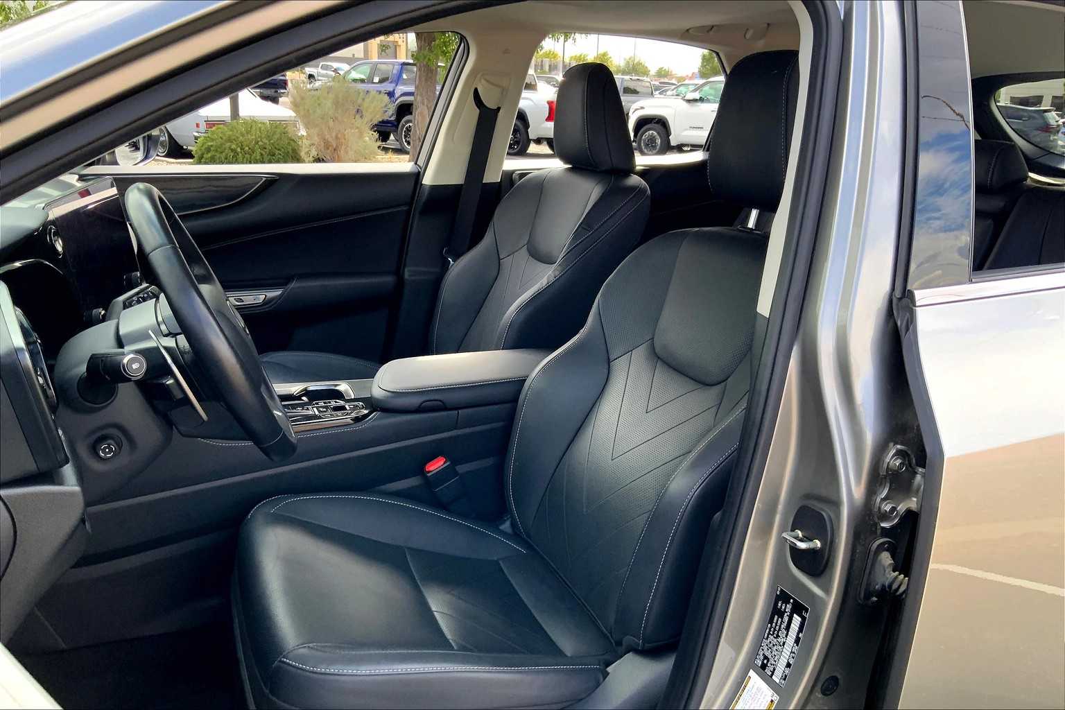 2023 Lexus NX Luxury photo 8