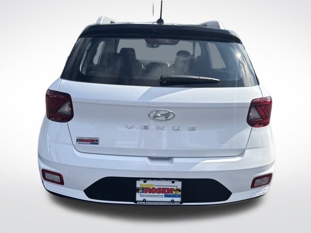 2024 Hyundai Venue Limited photo 2