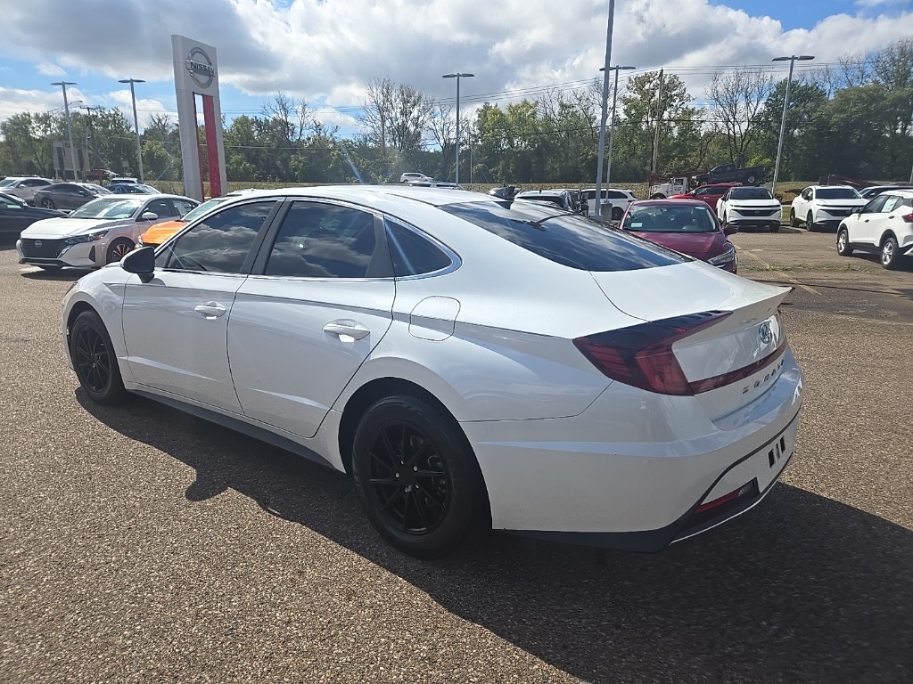 2020 Hyundai Sonata SE photo 2